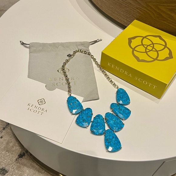 Kendra Scott Harlow Statement Necklace in Bronze Veined Turquoise - Picture 9 of 9